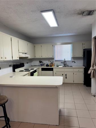 Eureka Manor, 18670 SW 123rd Ct, South Miami Heights, Florida 33177, image 3
