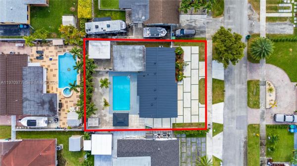 Royale Green, 5103 SW 128th Pl, Kendale Lakes, Florida 33175, image 2