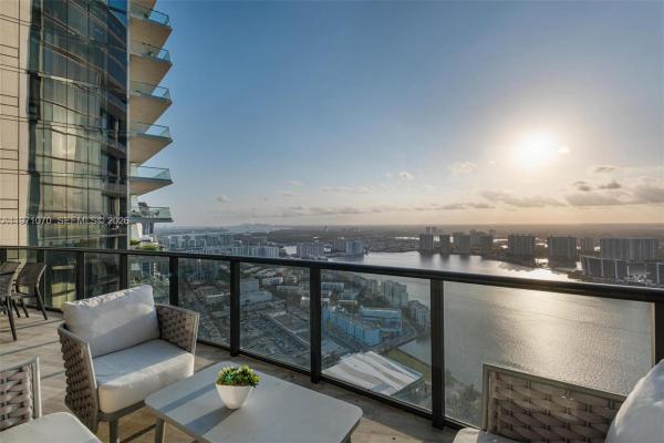 Porsche Design Tower, 18555 Collins Ave #5003, Sunny Isles Beach, Florida 33160, image 1