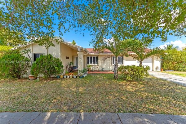 15109 SW 71st Ln, Unincorporated Dade County, Florida 33193, image 1