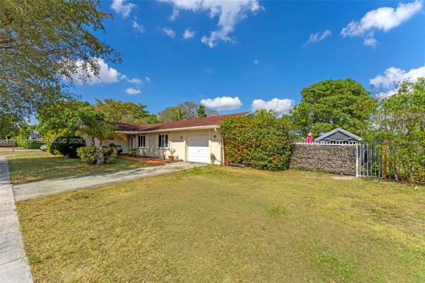 Westwind Lakes, 15109 SW 71st Ln, Kendall West, Florida 33193, image 2