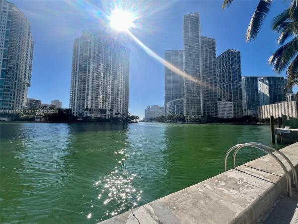 Met 1, 300 S Biscayne Blvd #PH-3907, Miami, Florida 33131, image 1