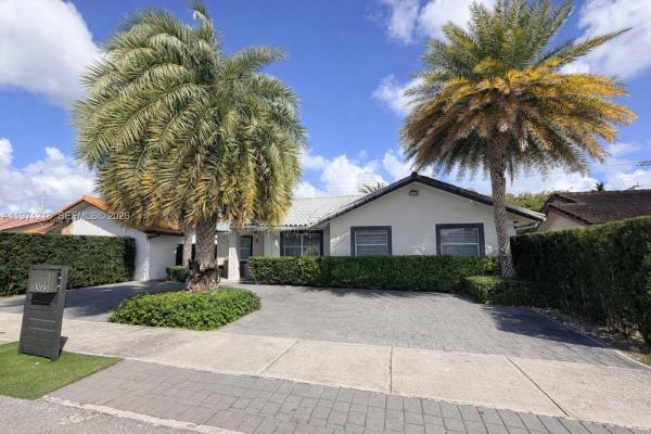 The Cloisters, 13123 SW 26th Ter, Tamiami, Florida 33175, image 3
