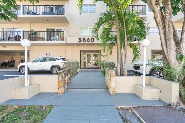 Waterways Isles, 3860 NE 170th St #404, North Miami Beach, Florida 33160, image 2