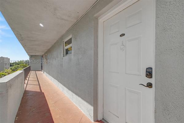 399 NW 72nd Ave #320, Unincorporated Dade County, Florida 33126, image 2