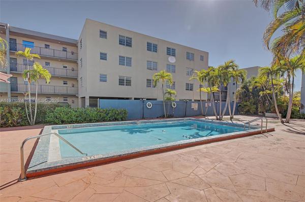 399 NW 72nd Ave #320, Unincorporated Dade County, Florida 33126, image 1