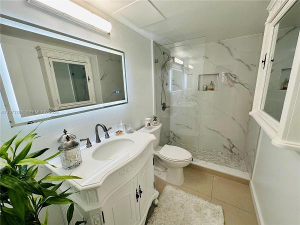 The Yacht Club, 301 Golden Isles Dr #114, Hallandale Beach, Florida 33009, image 2