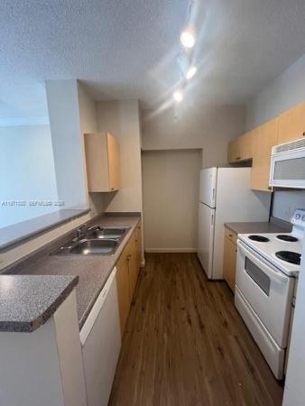 Regent Park At Young Circle, 1900 Van Buren St #120B, Hollywood, Florida 33020, image 2