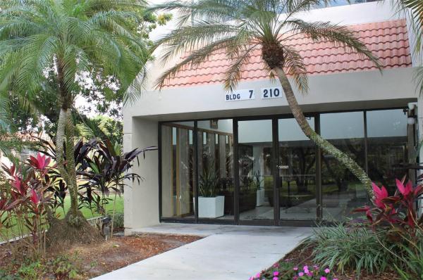 Racquet Club At Bonaventure, 210 Lakeview Dr #306, Weston, Florida 33326, image 1