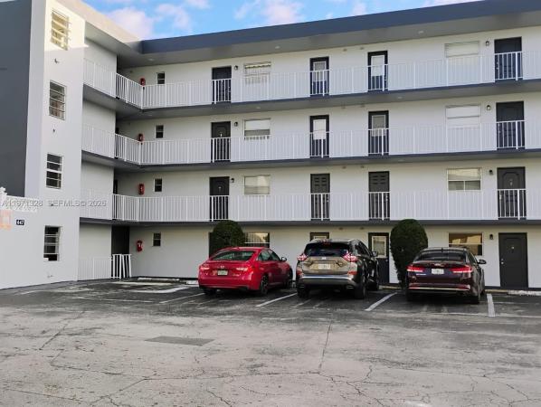 447 NE 195th St #414, Unincorporated Dade County, Florida 33179, image 1