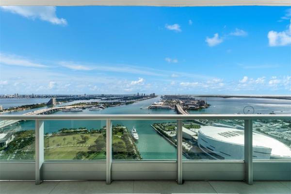 900 Biscayne Bay, 900 Biscayne Blvd #4202, Miami, Florida 33132, image 1