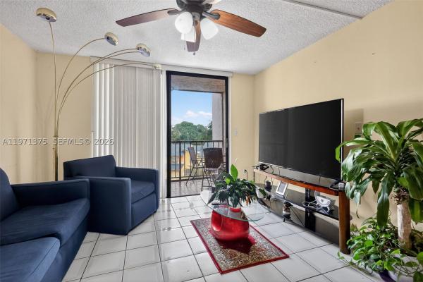 Golfview Club At Fontainebleau Park, 9678 Fontainebleau Blvd #411, Fountainebleau, Florida 33172, image 3