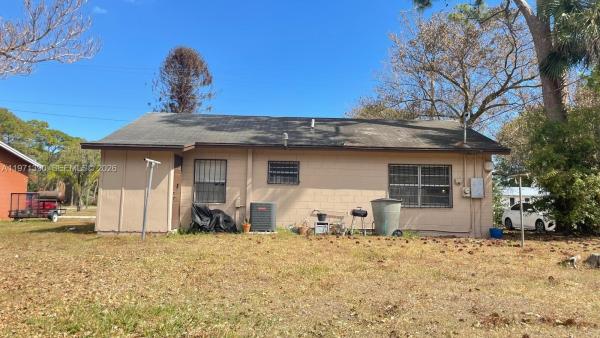 Pinar, 805 N 27th St, Fort Pierce, Florida 34947, image 2