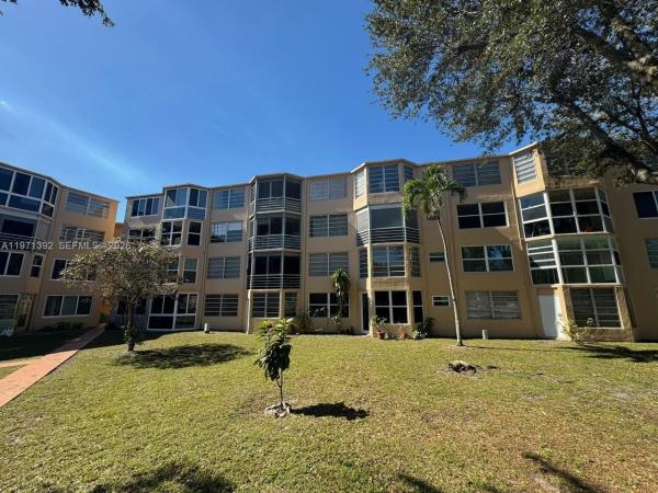 1301 NE 191st St #F405, Unincorporated Dade County, Florida 33179, image 1