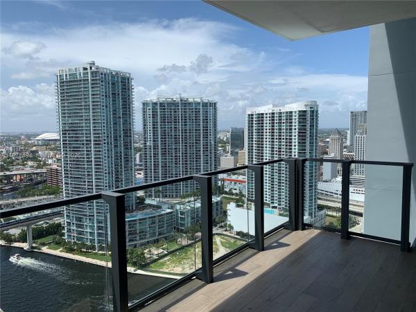 Reach Brickell City Centre, 68 SE 6th St #3010, Miami, Florida 33131, image 1
