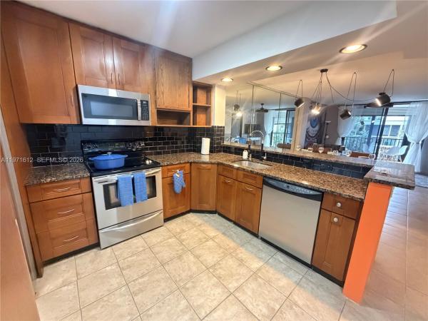 Hidden Harbour Of The Palm Beaches, 896 N Federal Hwy #326, Lantana, Florida 33462, image 2