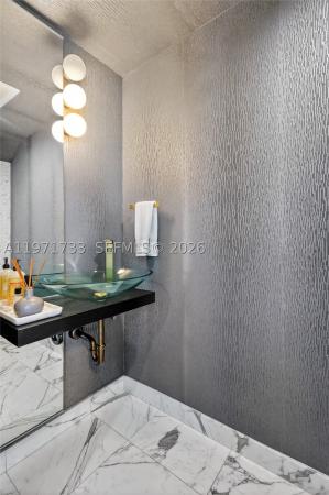 Epic Hotel & Residences, 200 Biscayne Boulevard Way #1108, Miami, Florida 33131, image 1