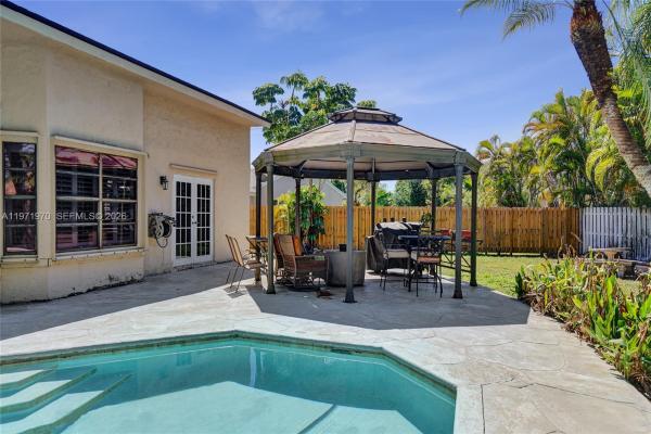 Shenandoah, 14681 Poplar Hill Ct, Davie, Florida 33325, image 3