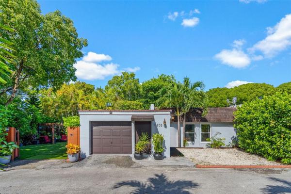 18805 W Lake Dr, Hialeah, Florida 33015, image 1