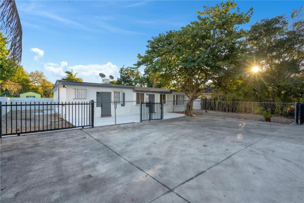 North Silver Crest, 1064 NW 103rd St, Pinewood, Florida 33150, image 2