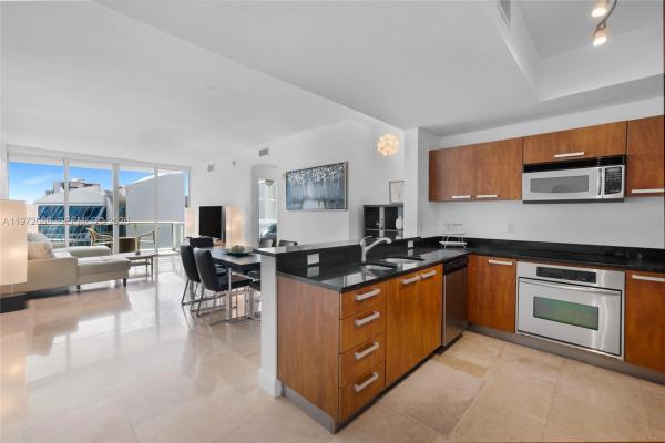 The Atrium At Aventura, 3131 NE 188th St #1-910, Aventura, Florida 33180, image 2