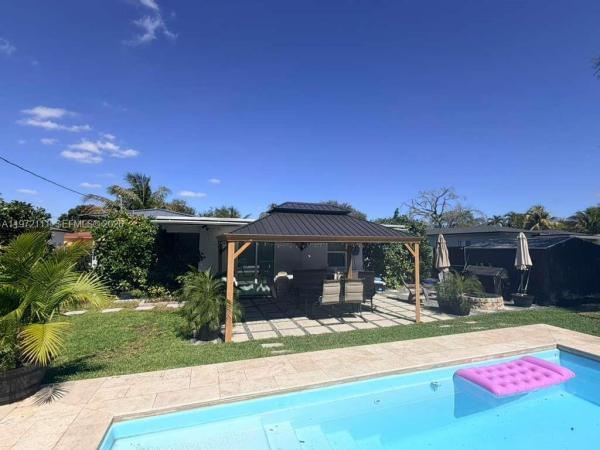 1430 NE 149th St, Unincorporated Dade County, Florida 33161, image 1