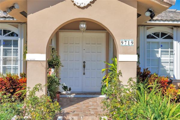 Golden Eagle Estates, 9719 NW 127th St, Hialeah Gardens, Florida 33018, image 2