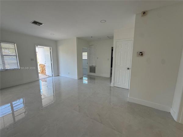 West Harlem, Hallandale Beach, Florida 33009, image 2