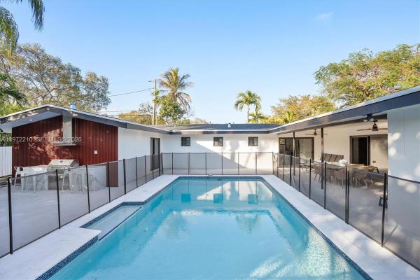 Mangowood, 8201 SW 151st St, Palmetto Bay, Florida 33158, image 2