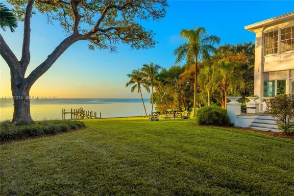 Brickells Flagler, 3149 Brickell Ave, Miami, Florida 33129, image 2