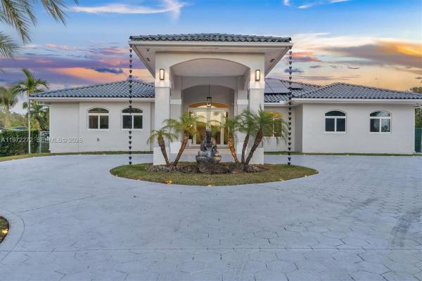 135 SW 125th Ave, Unincorporated Dade County, Florida 33184, image 1