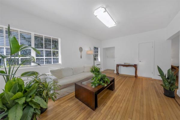 St Remy, 1309 Euclid Ave #6, Miami Beach, Florida 33139, image 3