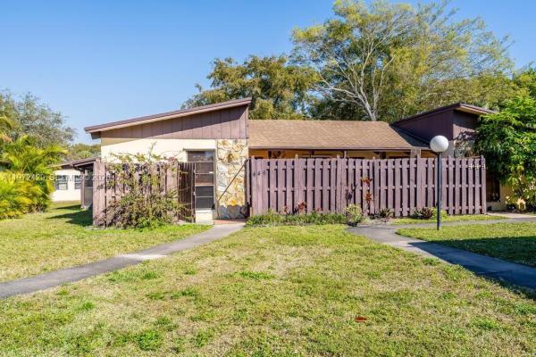 Villas At Carriage Hills Lakeside, 446 Briarwood Cir #1-29, Hollywood, Florida 33024, image 3