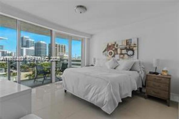 Peloro, 6620 Indian Creek Dr #605, Miami Beach, Florida 33141, image 2
