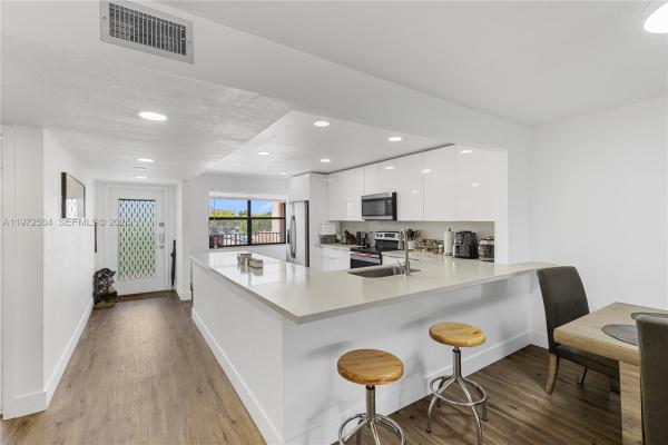 Sunrise Lakes 4, 2704 NW 104th Ave #306, Sunrise, Florida 33322, image 2