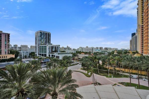 The Pinnacle, 17555 Collins Ave #704, Sunny Isles Beach, Florida 33160, image 2