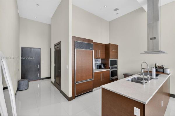 Icon Brickell Tower 2, 495 Brickell Ave #2201, Miami, Florida 33131, image 1