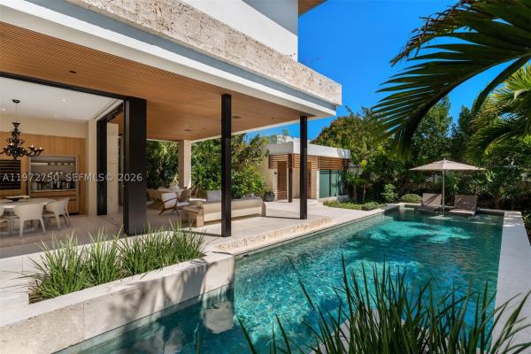 Mid Golf, 2145 Meridian Ave, Miami Beach, Florida 33139, image 2