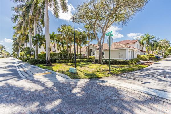 West Lake Village, 1110 Lemonwood St, Hollywood, Florida 33019, image 1