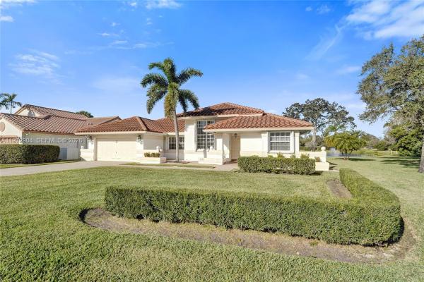 The Ridge On Nob Hill, 3151 Overlook Rd, Davie, Florida 33328, image 2