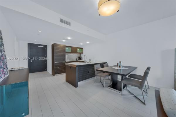 Epic Hotel & Residences, 200 Biscayne Boulevard Way #3811, Miami, Florida 33131, image 2