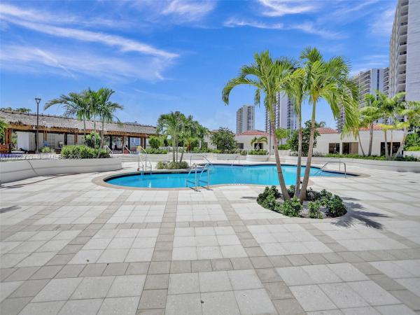 Hamptons West, 20281 E Country Club Dr #2403, Aventura, Florida 33180, image 3