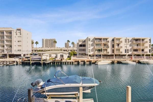 Caribbean House, 3665 NE 167th St #208, North Miami Beach, Florida 33160, image 2