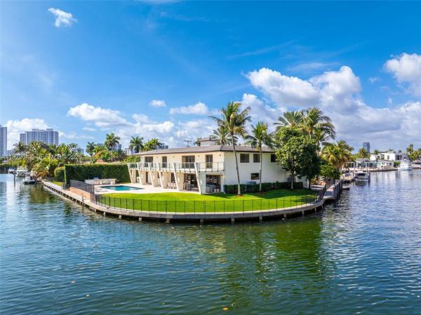 Golden Isles, 501 Hibiscus Dr, Hallandale Beach, Florida 33009, image 2