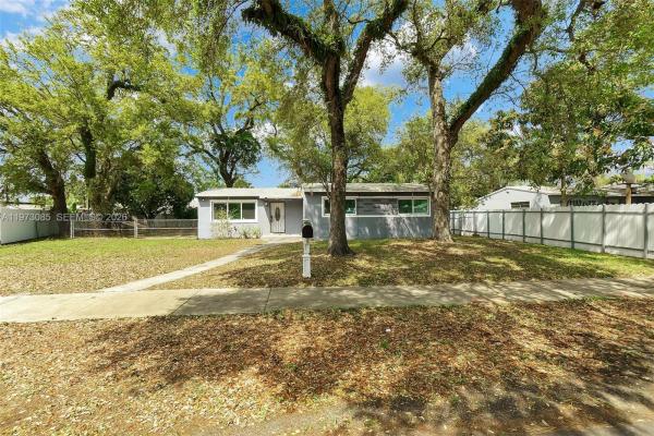 Westwood Manor Estates, 2521 NW 170th St, Miami Gardens, Florida 33056, image 3