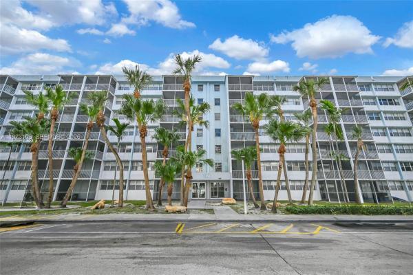 Ellington At County Line, 700 NW 214th St #321, Miami Gardens, Florida 33169, image 1