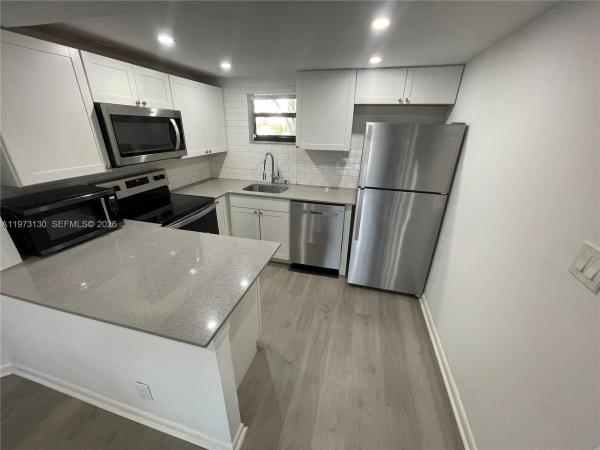 Las Vistas At Doral, 8290 Lake Dr #116, Doral, Florida 33166, image 1