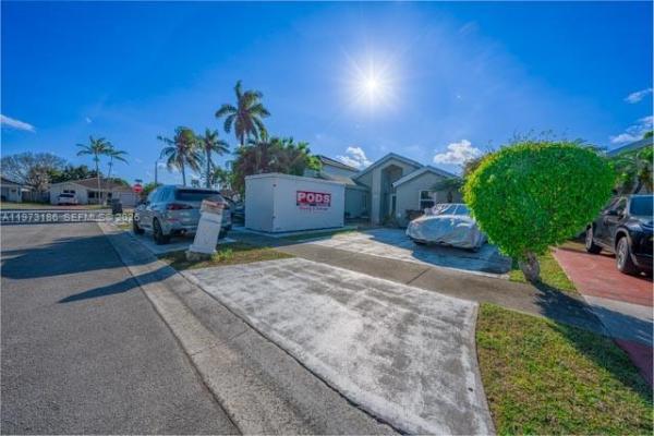 Roger Homes, 15568 SW 138th Pl, Richmond West, Florida 33177, image 3