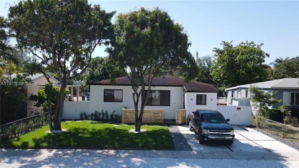 Judy Manors, 150 NE 169th Ter, North Miami Beach, Florida 33162, image 1