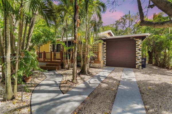 Kent Estates, 550 Quail Ave, Miami Springs, Florida 33166, image 1